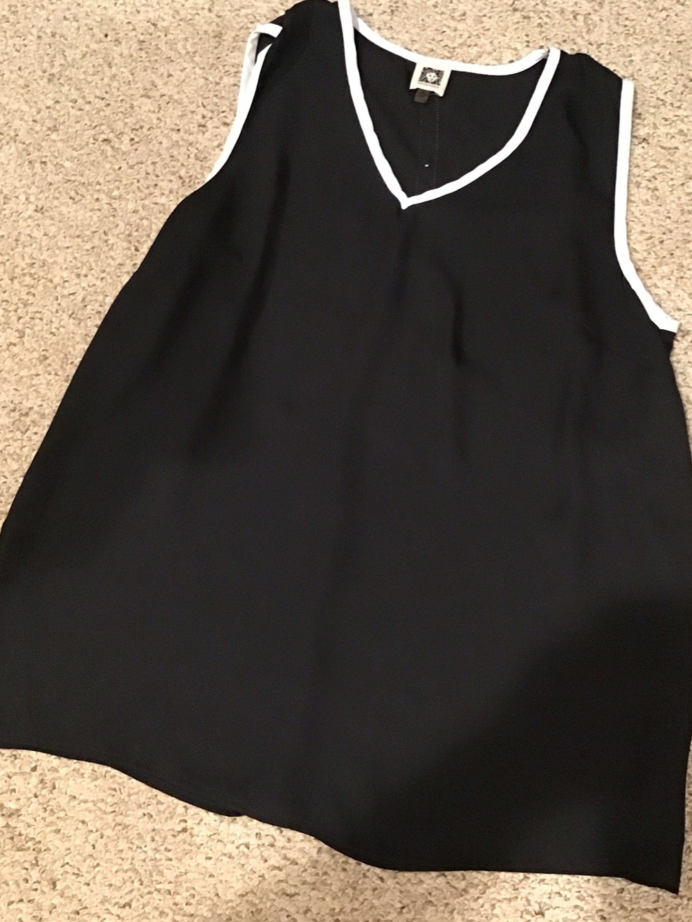 Anne Klein Sleeveless Black V-Neck Shell